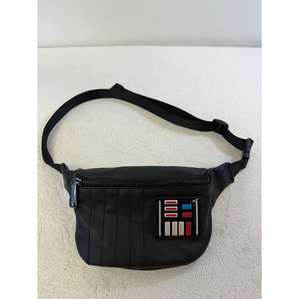 Loungefly Star Wars Darth Vader Chest Plate Fanny Pack Waist Bag Black STTB0157